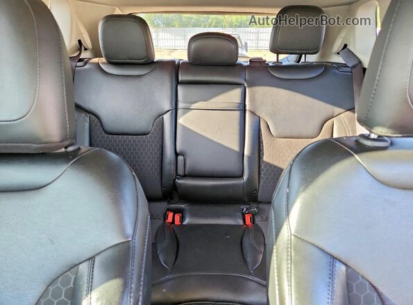 3C4NJCBB8LT129422 2020 JEEP COMPASS Gray Rear interior view