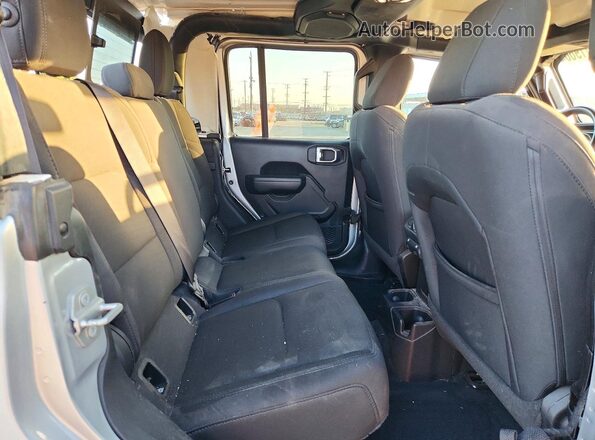 1C6HJTAGXNL138672 2022 JEEP GLADIATOR Silver Вид задньої частини салону