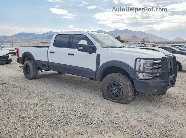 1FT8W3BMXREC60487 2024 FORD F350 White Widok z przodu