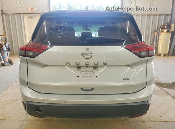JN8BT3BA7RW350537 2024 NISSAN ROGUE Silver Вид салону спереду