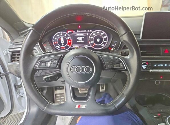 WAUC4CF52JA039705 2018 AUDI S5 White Vista del salpicadero