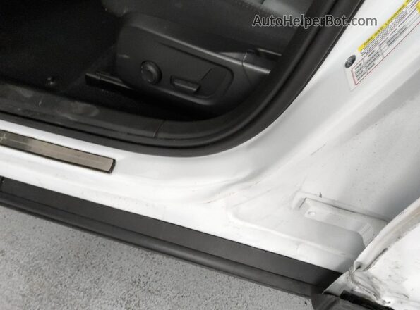 YSMEG3KA6PL136185 2023 POLESTAR 2 White 