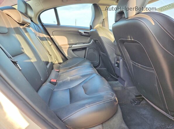 YV126MFL5J2452798 2018 VOLVO S60 White Vista interior trasera