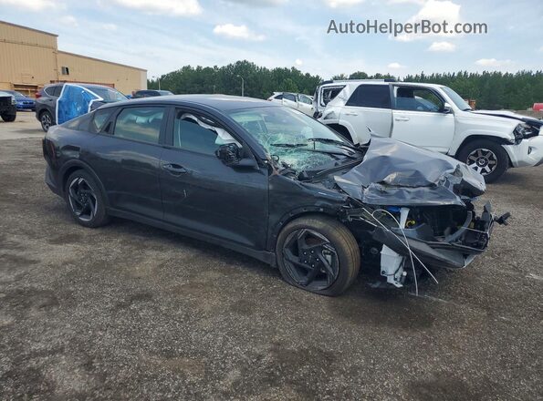 3KPFU4DE6SE203285 2025 KIA K4 Угольный Вид спереди