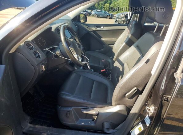 WVGBV7AX2HK029199 2017 VOLKSWAGEN TIGUAN Black Vista del salpicadero