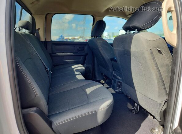 3C6UR5CJ6LG274688 2020 RAM 2500 White Rear interior view