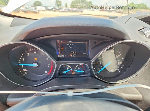 1FMCU0F71KUA44327 2019 FORD ESCAPE White Vista de los asientos traseros