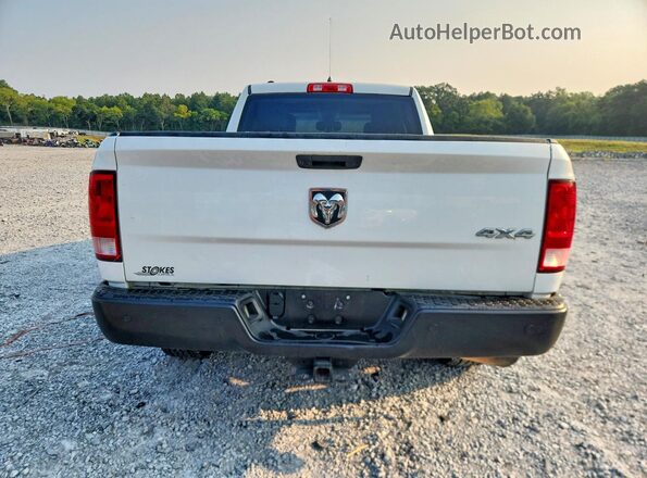 1C6RR7FT8KS677125 2019 RAM 1500 White Widok wnętrza z przodu