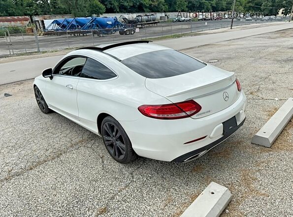 WDDWJ4JB7JF639589 2018 MERCEDES-BENZ C White Առջևի աջ