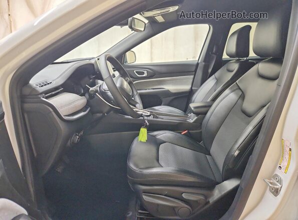 3C4NJDBN1ST598012 2025 JEEP COMPASS White Widok deski rozdzielczej