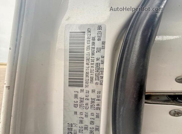 3C6UR5DL8HG620599 2017 RAM 2500 White Вид задньої частини салону