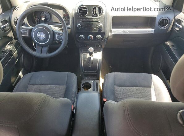 1C4NJDBB6GD719104 2016 JEEP COMPASS White Widok zestawu wskaźników