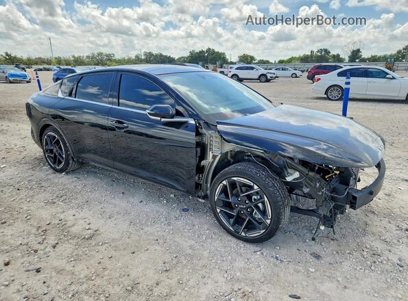 3KPFW4DE9SE191059 2025 KIA K4 Black Դիմացի տեսք
