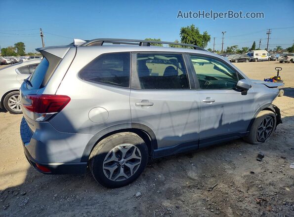 JF2SKAJC3LH412051 2020 SUBARU FORESTER Silver Delantero derecho