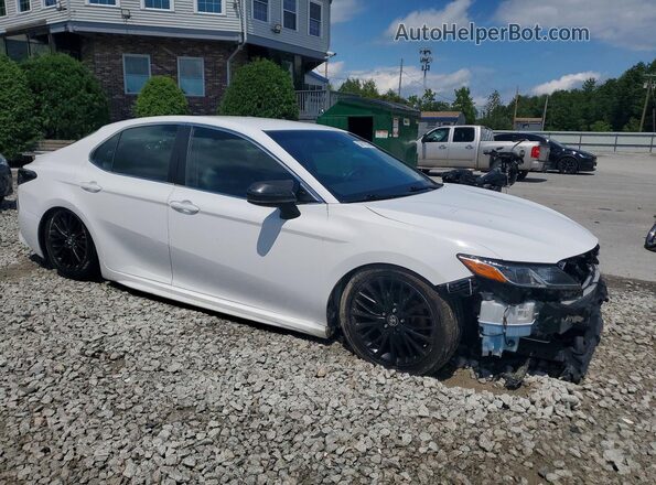 4T1B11HK4JU036992 2018 TOYOTA CAMRY White Front view