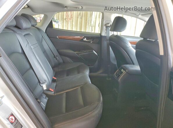 KNALC4J13H5045268 2017 KIA CADENZA Silver Rear interior view