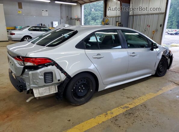 5YFB4MDEXSP277600 2025 TOYOTA COROLLA Silver Przód prawy