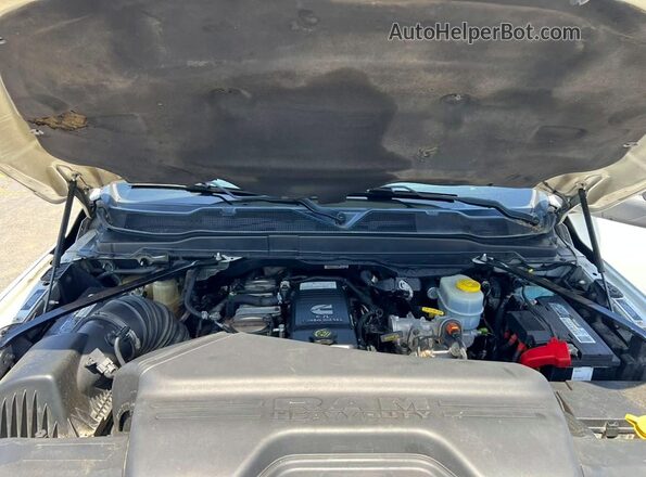 3C7WRTCLXPG513448 2023 RAM 3500 White Rear seats view