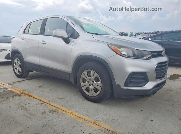 KL7CJKSB7JB543319 2018 CHEVROLET TRAX Silver Вид спереду