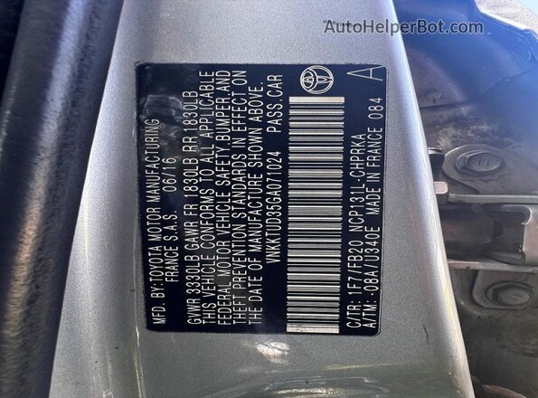 VNKKTUD35GA071024 2016 TOYOTA YARIS Серебряный Вид задней части салона