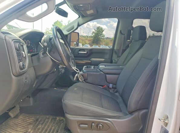1GC4YNE72NF161435 2022 CHEVROLET SILVERADO Белый Вид панели приборов