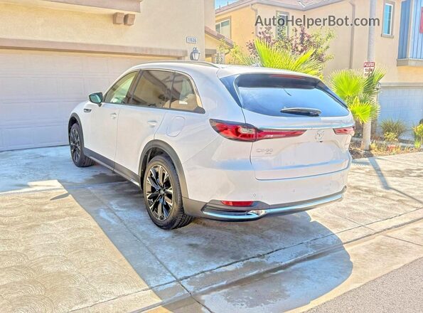 JM3KKEHA8R1181974 2024 MAZDA CX-90 Белый Передняя правая четверть