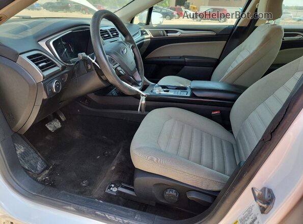 3FA6P0UU3JR141834 2018 FORD FUSION Белый Вид панели приборов