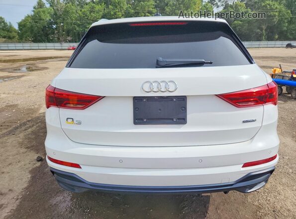 WA1DECF37M1016034 2021 AUDI Q3 White Front interior view