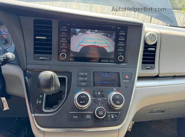 5TDJZ3DC1JS189479 2018 TOYOTA SIENNA Синий Вид щитка приборов