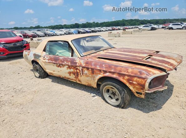 7F01T105449 1967 FORD MUSTANG Beige Front right