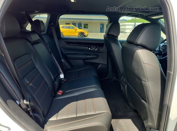 7FARS6H91SE015087 2025 HONDA CR-V White Rear seats view