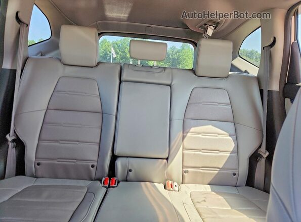 7FARW1H8XJE018518 2018 HONDA CR-V Серебряный Вид задних сидений