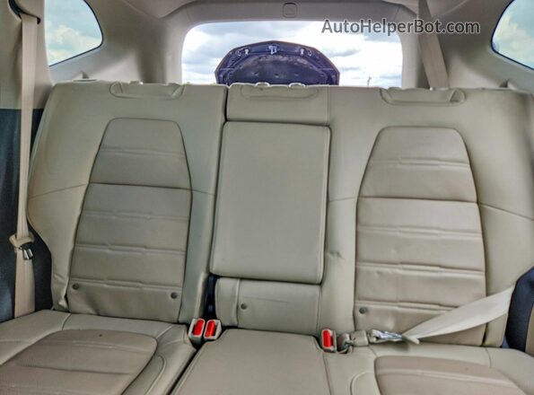 7FARW1H8XLE023432 2020 HONDA CR-V White Rear seats view