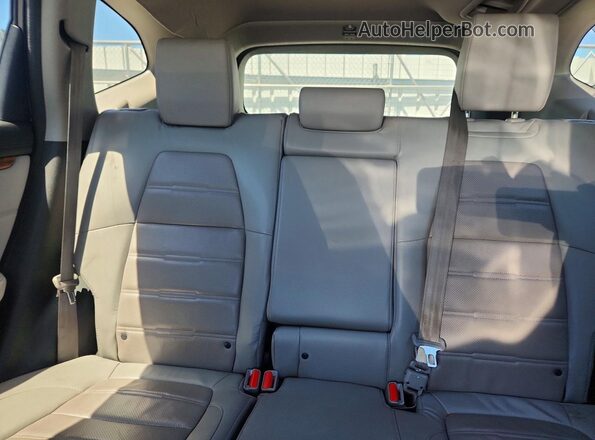 7FARW2H82JE000357 2018 HONDA CR-V Gray Rear seats view