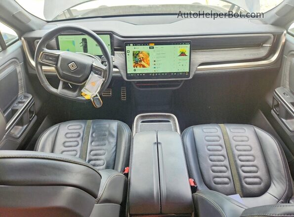 7FCTGAAA9NN013484 2022 RIVIAN R1T Серый Вид панели приборов