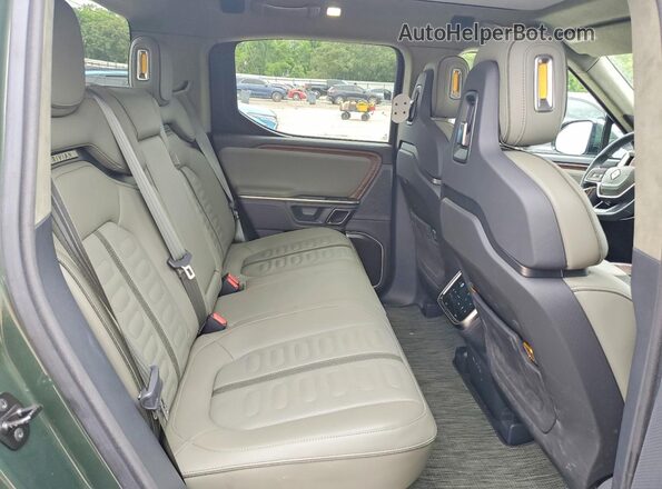 7FCTGAAA9PN017439 2023 RIVIAN R1T Green Widok tylnych siedzeń