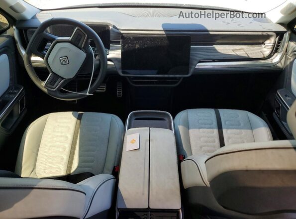 7FCTGAAAXNN015566 2022 RIVIAN R1T White წინა პანელის ხედი