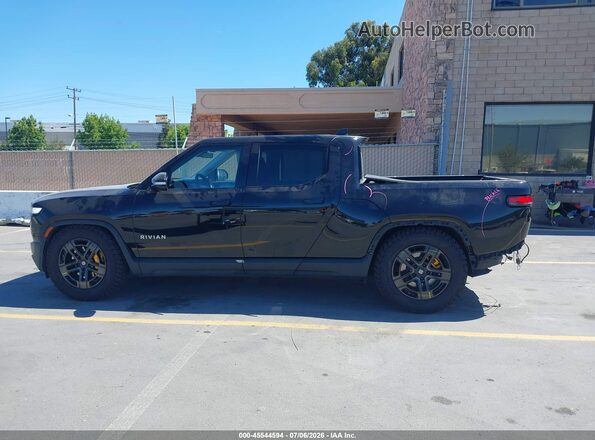 7FCTGAAAXPN020981 2023 RIVIAN R1T Black 
