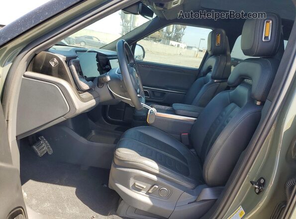 7FCTGAAL3NN003129 2022 RIVIAN R1T Green Vista interior delantera