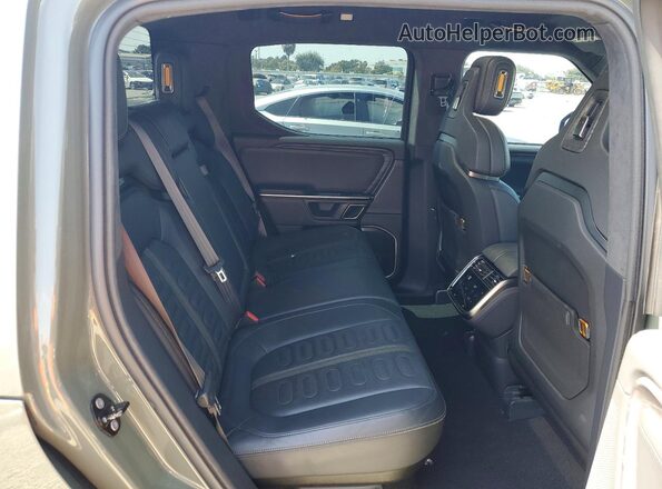 7FCTGAAL3NN003129 2022 RIVIAN R1T Green Vista de los asientos traseros