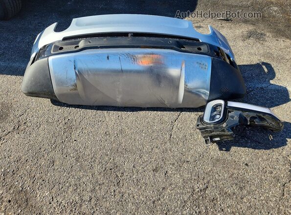 7FCTGAAL8NN006771 2022 RIVIAN R1T Silver Widok komory silnika
