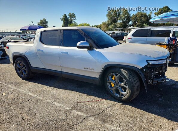 7FCTGAAL8NN006771 2022 RIVIAN R1T Silver Przód prawy
