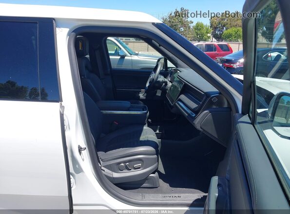 7FCTGFAAXTN043572 2026 RIVIAN R1T White Սալոնի դիմացի տեսք