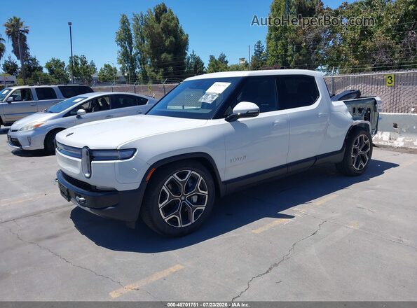 7FCTGFAAXTN043572 2026 RIVIAN R1T White Առջևի ձախ երեք քառորդ տեսարան