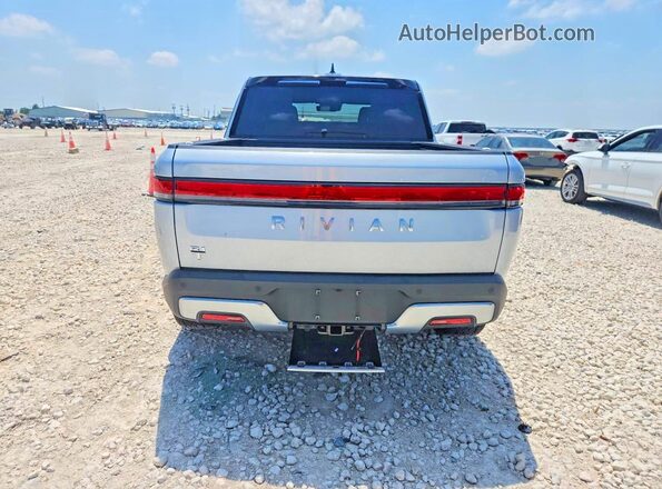 7FCTGGAA9TN044251 2026 RIVIAN R1T Silver უკანა ხედი