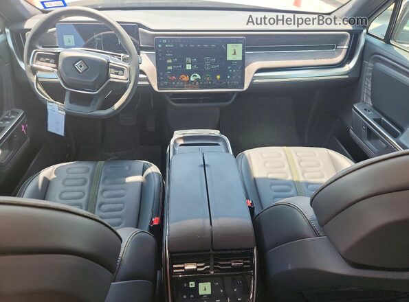 7FCTGGAA9TN044251 2026 RIVIAN R1T Silver წინა პანელის ხედი