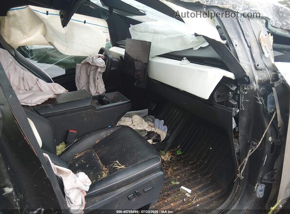 7G2CEHED0RA018354 2024 TESLA CYBERTRUCK Silver Вид салону спереду