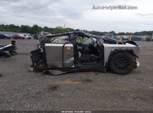 7G2CEHED0RA018354 2024 TESLA CYBERTRUCK Silver Вид щитка приладів