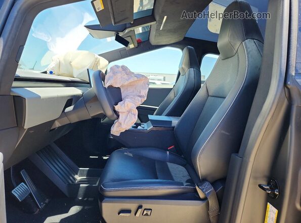 7G2CEHED1RA022557 2024 TESLA CYBERTRUCK Silver Front interior view