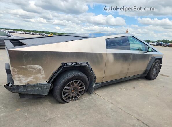 7G2CEHED1RA051069 2024 TESLA CYBERTRUCK Silver Rear right